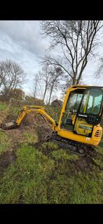 komatsu PC12R 8 2 x extra functie mini graafmachine 1.5 ton, Zakelijke goederen, Machines en Bouw | Kranen en Graafmachines, Ophalen of Verzenden