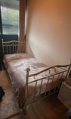 Gouden eenpersoonsbed incl matras en dekbed, Huis en Inrichting, Slaapkamer | Bedden, 90 cm, Nieuw, Ophalen of Verzenden, Metaal