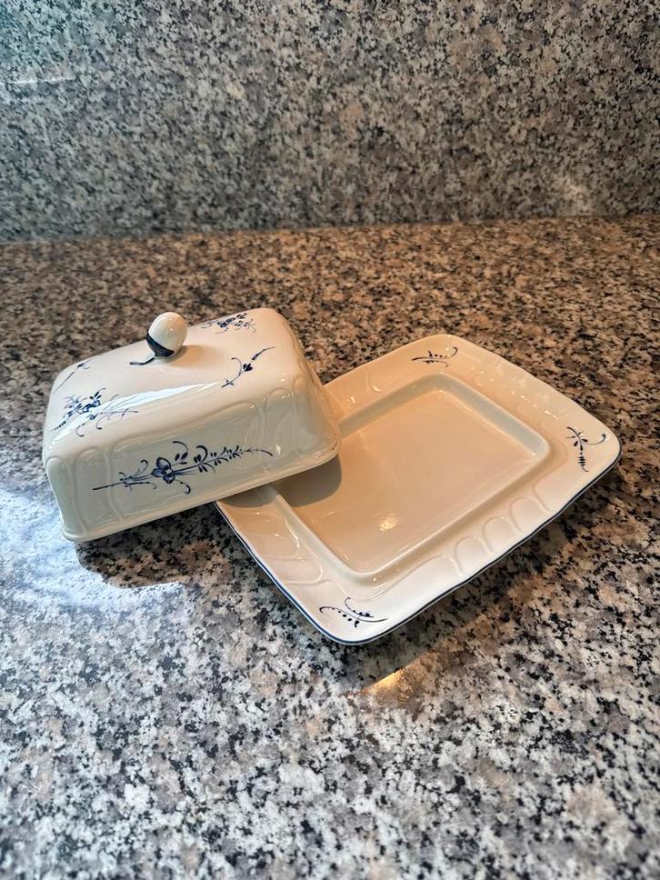 Villeroy & Boch Vieux Luxembourg botervloot met blauw decor, Huis en Inrichting, Keuken | Keukenbenodigdheden, Zo goed als nieuw