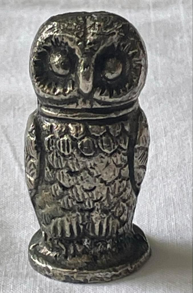 Zwaar Metalen Uiltje - Decoratief Beeldje, Antiek en Kunst, Kunst | Beelden en Houtsnijwerken, Ophalen of Verzenden