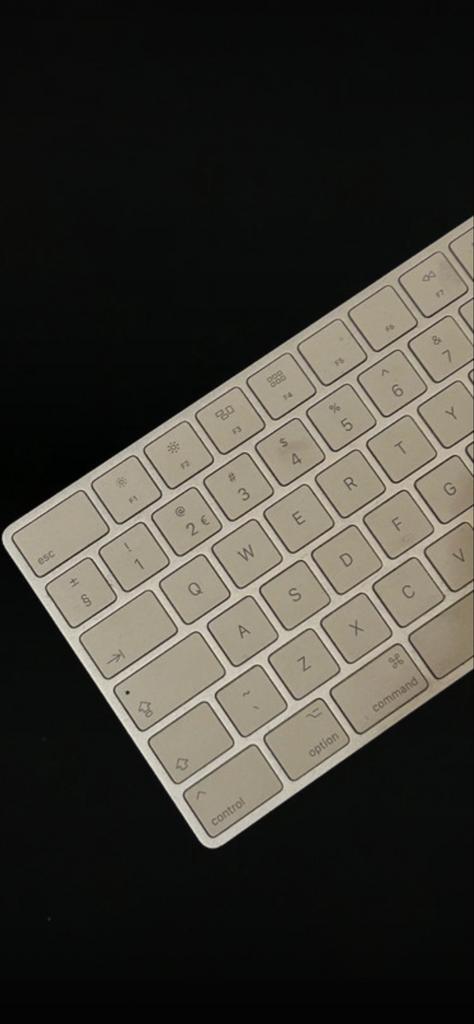 Apple Full Size Keyboard With Original Box, Computers en Software, Toetsenborden, Verzenden, Zo goed als nieuw, Draadloos, Qwerty