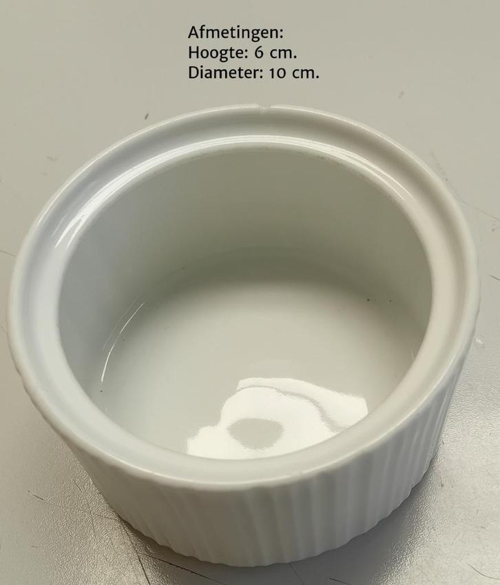 Te Koop: Een Arzberg suikerkom. , Huis en Inrichting, Keuken | Servies, Gebruikt, Kom(men), Overige stijlen, Aardewerk, Ophalen of Verzenden