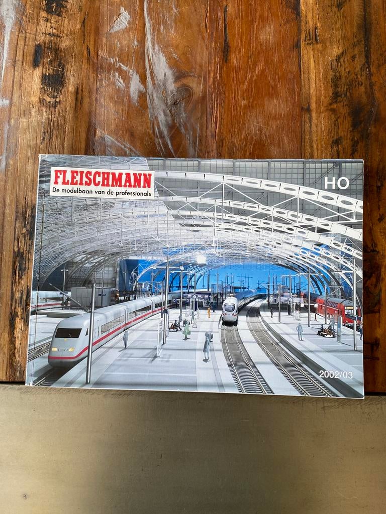 Fleischmann catalogus H0 van 2002 - 2003, Boeken, Catalogussen en Folders, Ophalen of Verzenden, Zo goed als nieuw
