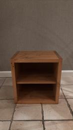 Massief grenen boekenkastje of nachtkastje ophangbaar, Huis en Inrichting, Kasten | Boekenkasten, Zo goed als nieuw, Minder dan 100 cm
