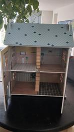 Houten poppenhuis, Ophalen of Verzenden, Zo goed als nieuw