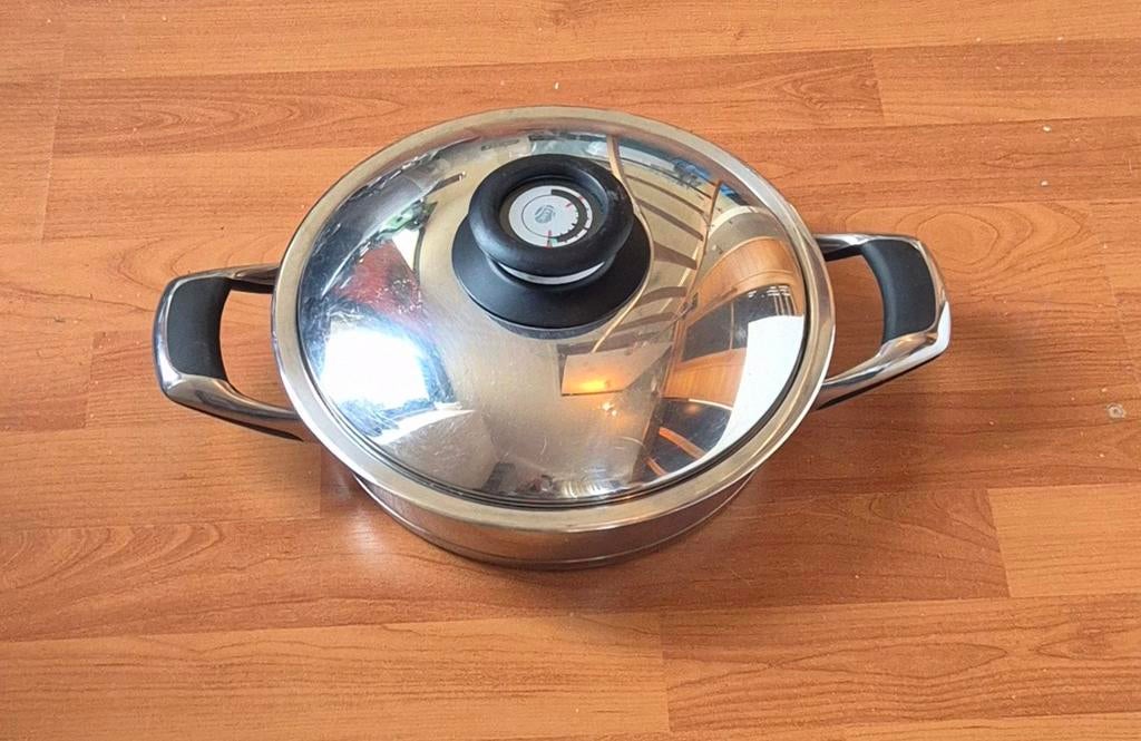 AMC pan 24 cm softline, Huis en Inrichting, Keuken | Potten en Pannen, Kookpan of Snelkookpan, Ophalen of Verzenden, Zo goed als nieuw