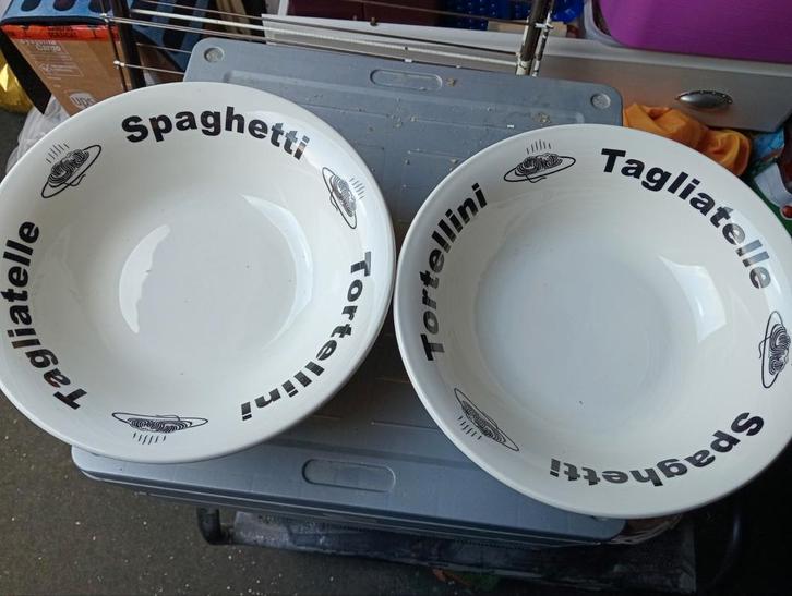 2 pasta Borden, Huis en Inrichting, Keuken | Servies, Nieuw, Bord(en), Overige stijlen, Ophalen of Verzenden