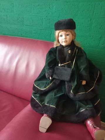 Nina, een kozakkenprinses. 67 cm. Knights Bridge-collectie. beschikbaar voor biedingen