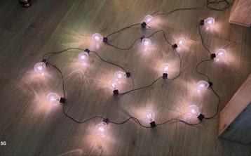 Te koop 2 x 5 meter lange verlichting met 5 meter snoer  beschikbaar voor biedingen