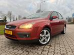 Ford Focus MK2 1.6 74KW 5D 2007, Auto's, Ford, 1596 cc, Zwart, 4 cilinders, Origineel Nederlands