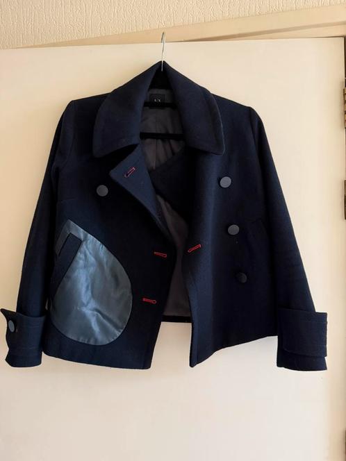 Donkerblauwe Jas kort Armani Exchange XS, Kleding | Dames, Jassen | Winter, Zo goed als nieuw, Maat 34 (XS) of kleiner, Blauw