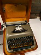Erica ouderwetse typemachine in lederen koffer, Ophalen, Gebruikt