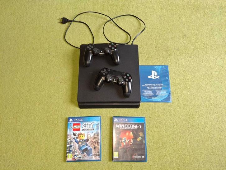 PS 4 ( goed werkend) met spellen en 2 draadloze controlers, Spelcomputers en Games, Spelcomputers | Sony PlayStation 4, Gebruikt
