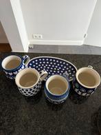 Pools aardewerk 4 mokken en schotel, Ophalen of Verzenden