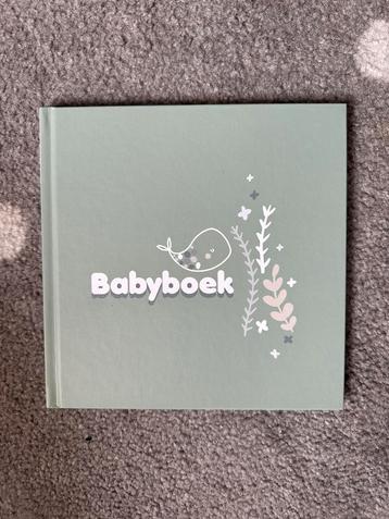 Babyboek beschikbaar voor biedingen
