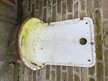Antieke wasbak tuin beschikbaar voor biedingen