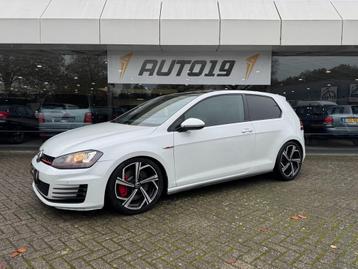 Volkswagen Golf 2.0 TSI GTI Performance beschikbaar voor biedingen