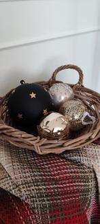 Vintage gevlochten riet/ rotan dienblad/ mand met oortjes., Ophalen, Zo goed als nieuw, Rond, Overige materialen