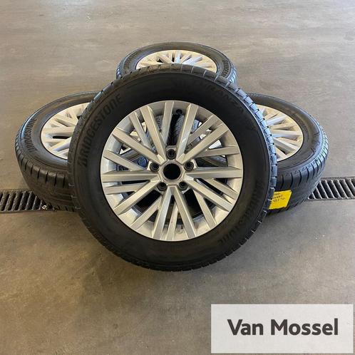 Vw T-Roc Bridgestone Turanza T005 215/60/R16 95V, Auto-onderdelen, Banden en Velgen, Banden en Velgen, Zomerbanden, 16 inch, 215 mm