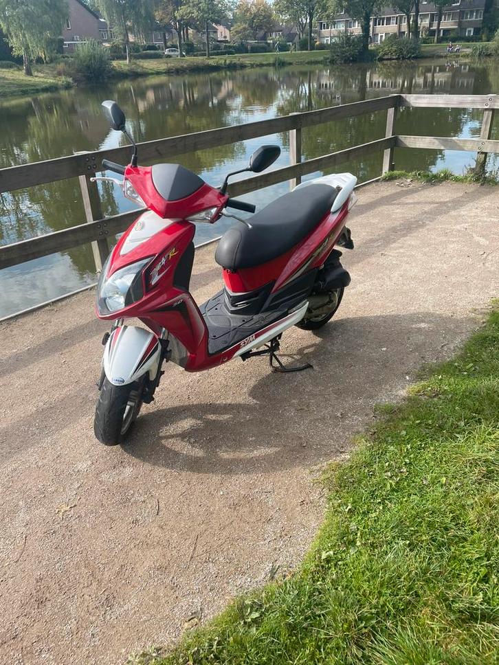 Sym jet 4R, Fietsen en Brommers, Scooters | SYM, Gebruikt, Overige modellen, Maximaal 25 km/u, Benzine, Ophalen
