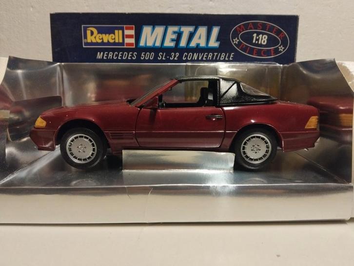Mercedes Benz 500 SL32 softtop d. rood Revell metal 1:18 KRD, Hobby en Vrije tijd, Modelauto's | 1:18, Zo goed als nieuw, Auto
