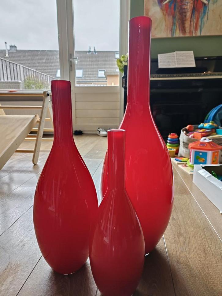 3 rode vazen merk Leonardo, Huis en Inrichting, Woonaccessoires | Vazen, Zo goed als nieuw, Rood, Minder dan 50 cm, Glas, Ophalen