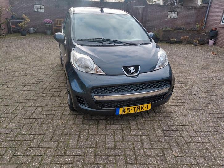 Peugeot 107 1.0 12V 5DR 2012 Grijs, Auto's, Peugeot, Particulier, ABS, Airbags, Airconditioning, Bluetooth, Centrale vergrendeling