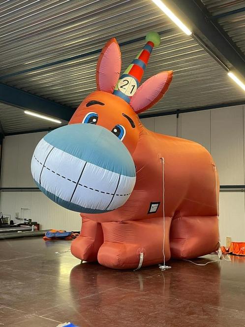 Grote Ezel verjaardag opblaasfiguren Abraham/Sarah te huur, Hobby en Vrije tijd, Feestartikelen | Verhuur, Zo goed als nieuw, Verjaardag