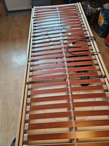 elektrische lattenbodem plus matras  80 x 200 cm  beschikbaar voor biedingen