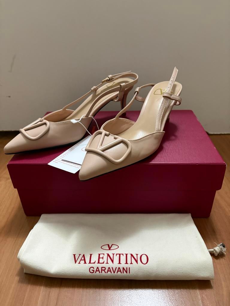 Elegante hakken - Maat 38, Kleding | Dames, Schoenen, Ophalen of Verzenden, Zo goed als nieuw, Beige, Pumps