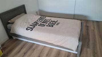 Grijs Eenpersoonsbed 90x200 beschikbaar voor biedingen