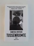 Vanessa Oostijen - Tussenruimte, Boeken, Ophalen of Verzenden, Zo goed als nieuw, Nederland, Vanessa Oostijen