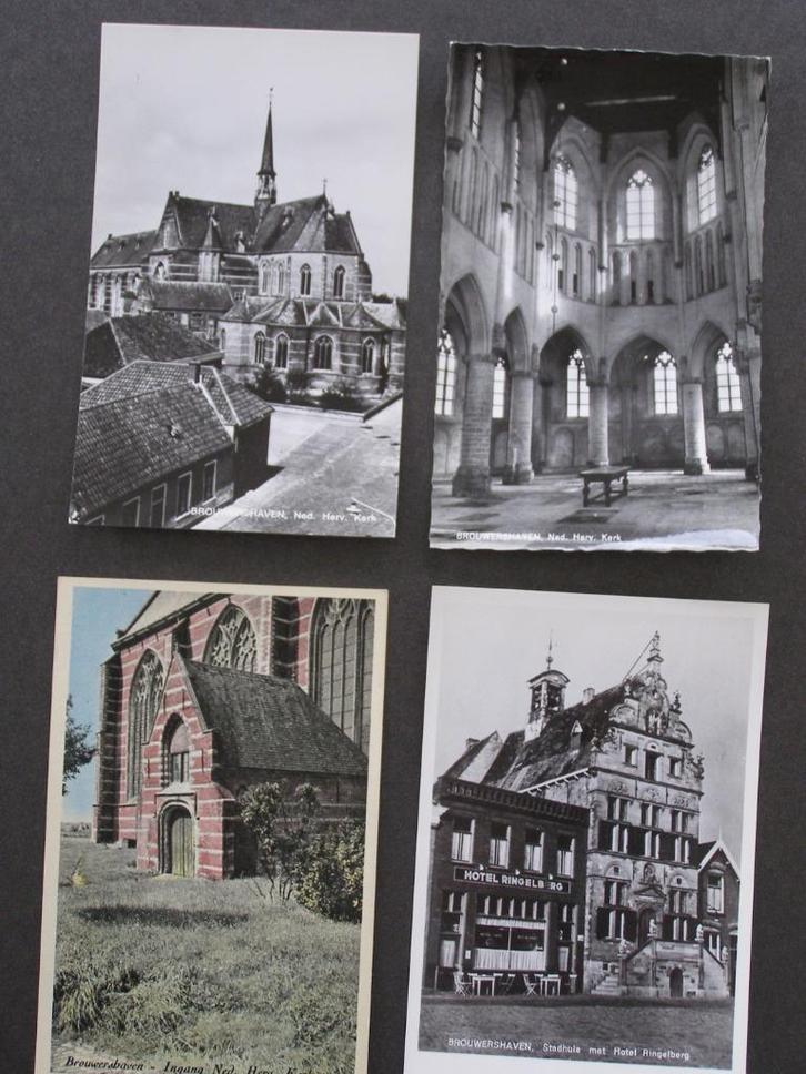 Brouwershaven: Ned. Herv. Kerk en Stadhuis (Zeeland) ’40-‘60, Verzamelen, Ansichtkaarten | Themakaarten, Ongelopen, 1940 tot 1960