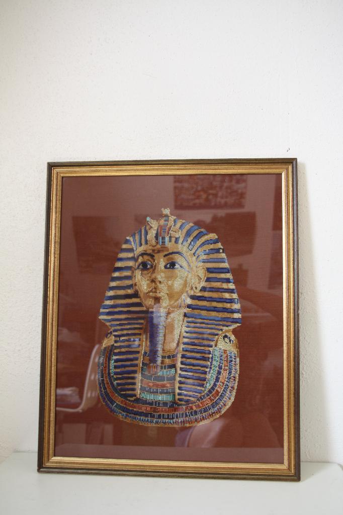 Toetanchamon geborduurd op linnen in goudkleurige lijst., Antiek en Kunst, Kunst | Schilderijen | Klassiek, Ophalen of Verzenden