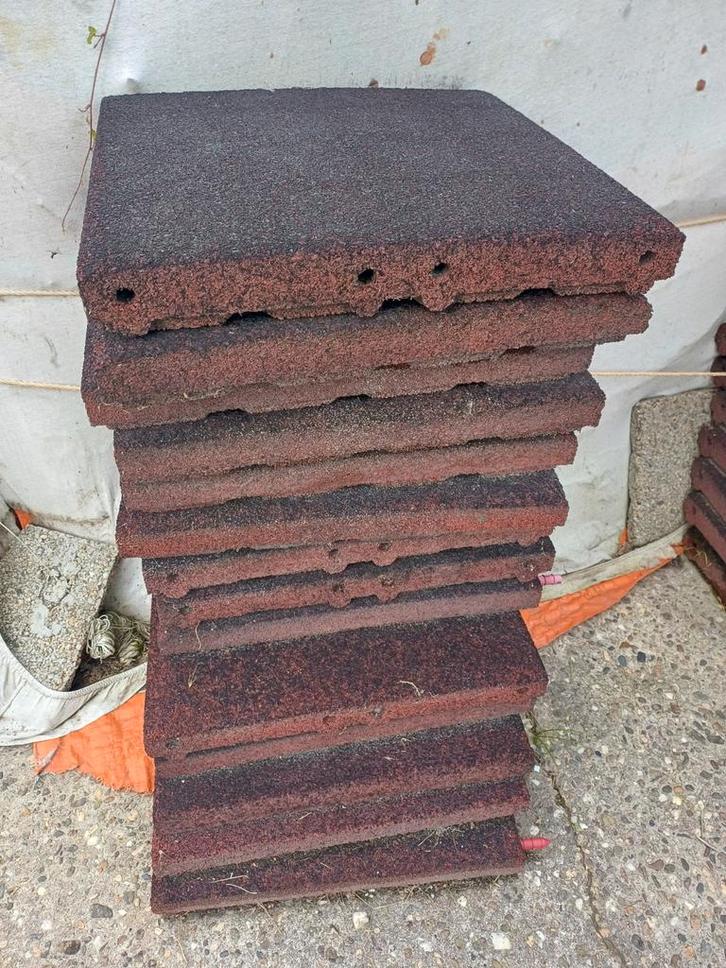 Rubber Tegels 50x50 cm, Tuin en Terras, Palen, Balken en Planken, Gebruikt, Overige typen, Minder dan 180 cm, Ophalen