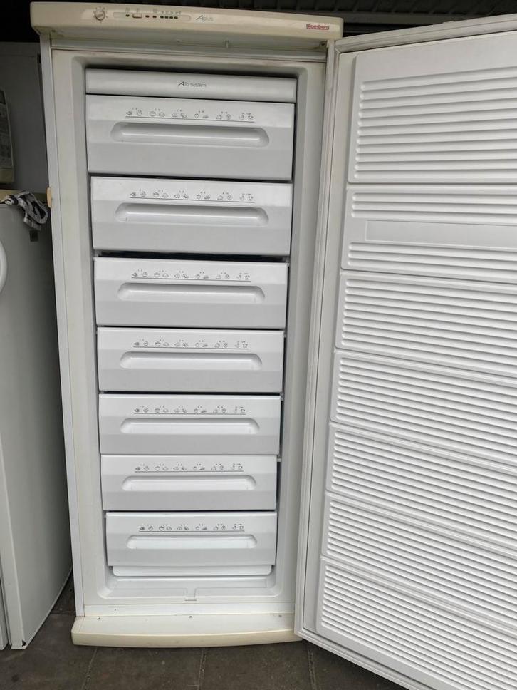 Grote vriezer met 7 laden, Witgoed en Apparatuur, Vriezers en Diepvrieskisten, Gebruikt, Vrijstaand, Vrieskast, 160 cm of meer