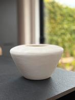 Vaasje | grijs| betonlook | decoratie | h 10cm | diam 19cm, Rond, Ophalen of Verzenden, Zo goed als nieuw, Aardewerk