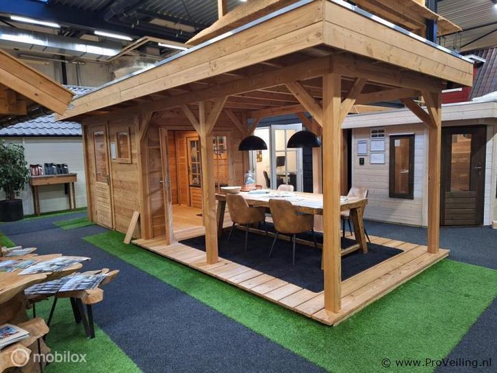 Online Veiling: Douglas tuinhuis met veranda - 700x250cm, Tuin en Terras, Overkappingen