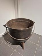 Grote antieke gietijzeren ketel heksenketel, Ophalen