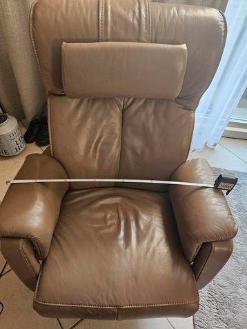 Lederen Prominent relax stoel / fauteuil beschikbaar voor biedingen