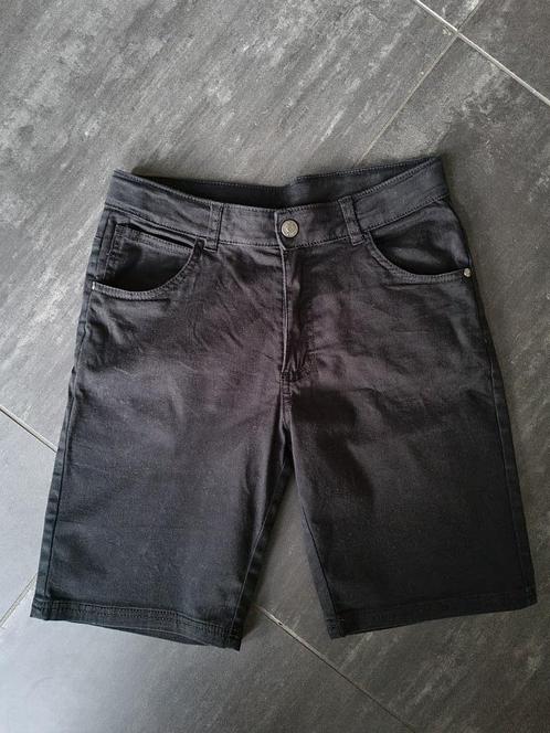NOG NIEUW: Zwarte korte broek - jongensmaat 164, Kinderen en Baby's, Kinderkleding | Maat 164, Nieuw, Jongen, Broek, Ophalen of Verzenden