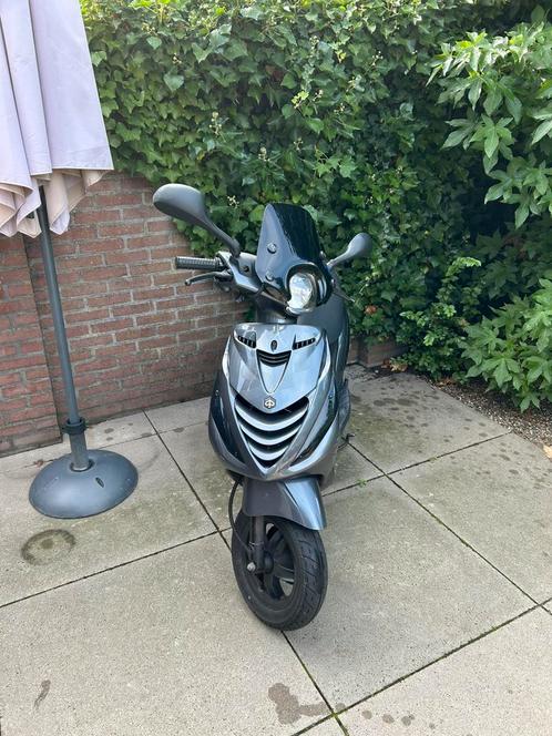 Piaggio zip 4T 50cc, Fietsen en Brommers, Scooters | Piaggio, Zo goed als nieuw, Zip, Benzine, Ophalen