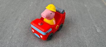 Peppa Pig auto met draaiende wieltjes ZGAN beschikbaar voor biedingen