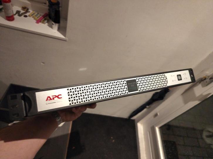 APC SCL500RMI1UNC Li-ion 500VA, Computers en Software, Noodvoedingen (UPS), Zo goed als nieuw, Ophalen of Verzenden