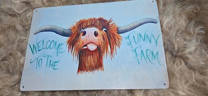 Metalen Bord - Funny Farm 20x30, Huis en Inrichting, Woonaccessoires | Tekstborden en Spreuken, Zo goed als nieuw, Ophalen of Verzenden