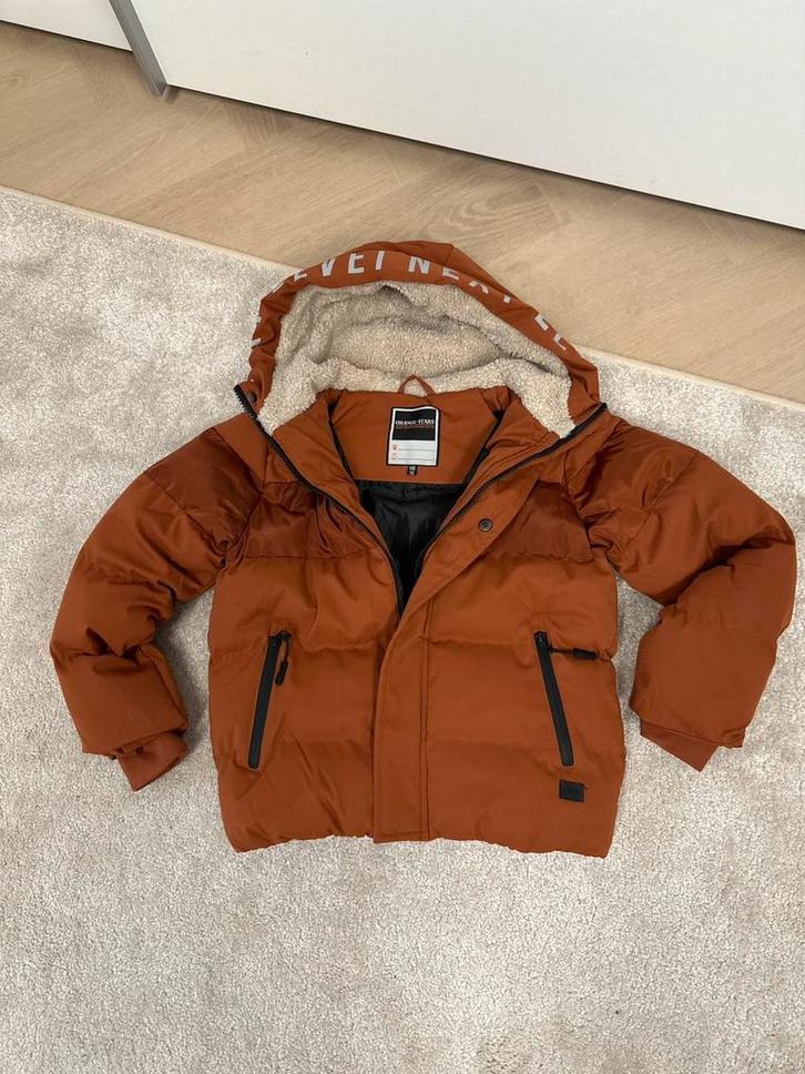 NIEUW, ORANGE STARS jongensjas maat 10 / 140, Kinderen en Baby's, Kinderkleding | Schoenen en Sokken, Nieuw, Jongen, Ophalen of Verzenden