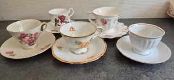 Kop en schotels 5 stuks vintage  beschikbaar voor biedingen