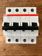 ABB krachtgroep 3 fasen + N  c16 SC203-NA, Doe-het-zelf en Verbouw, Elektra en Kabels, Ophalen of Verzenden, Zo goed als nieuw
