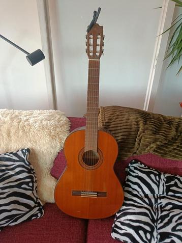 Vintage Yamaha G-225 klassieke gitaar (1970s) + capo beschikbaar voor biedingen