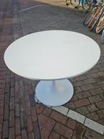 Witte ronde tafel - Tulip stijl merk Ikea model Dovksta, Huis en Inrichting, Tafels | Eettafels, Ophalen, Gebruikt, Rond, Vier personen